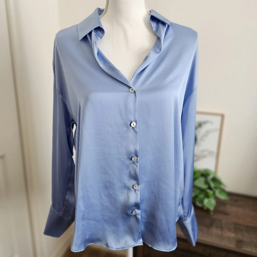🆕️Zara Satin Sky Blue Button-Up Blouse SZ Large - Picture 3 of 12